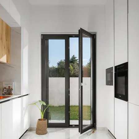 Gorgeous In With Sauna Ferienhaus Zambratija (Istria)